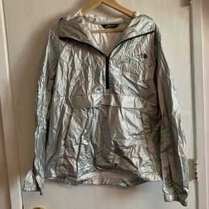 Northface windbreaker \\ great for running